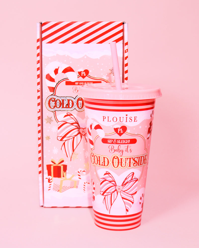 Baby, het is koud buiten en de kleine helper van de Kerstman Sippy Cups