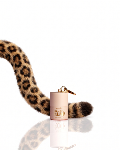 Cheetah passeert de behandeling met mollig lipmasker