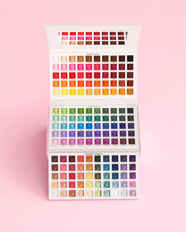 Étui ouvert de la palette de fards à paupières arc-en-ciel P.Louise Creative Comeback XXXL