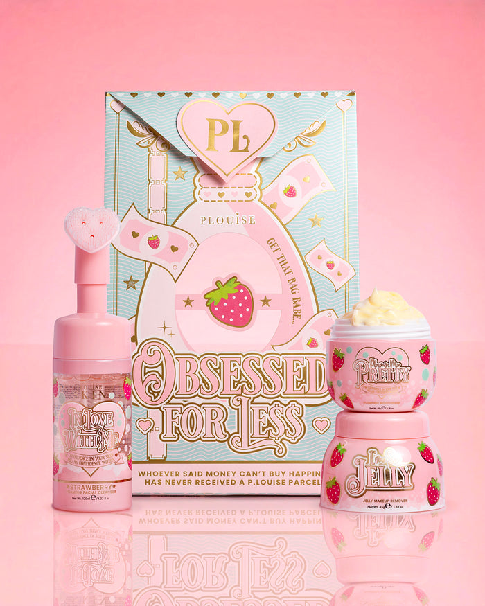 P.Louise Strawberry Obsessed For Less Obsessed For Bad Bitch op een roze achtergrond