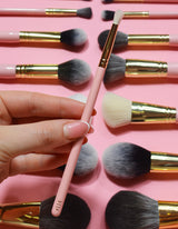 #114 Flat Top Crease Definer Brush