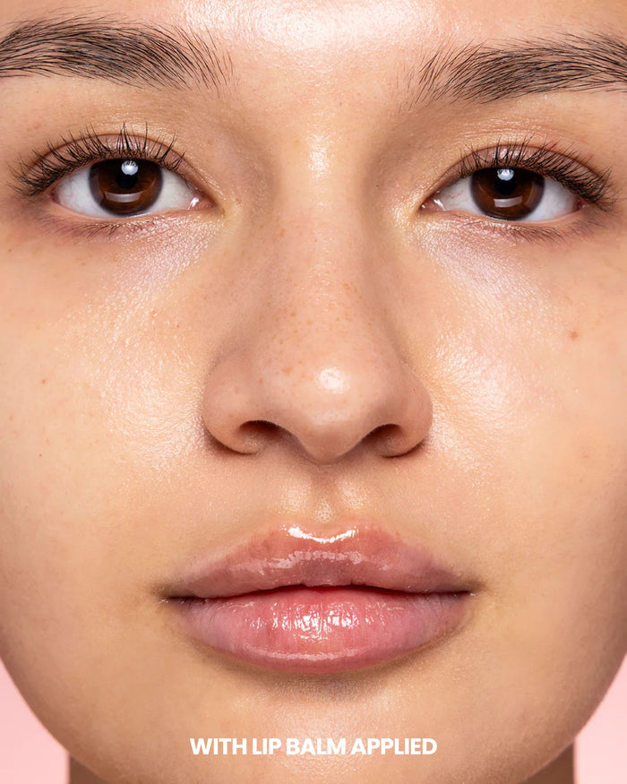 Dromerig en romig duo van lippenbalsem en lipserum